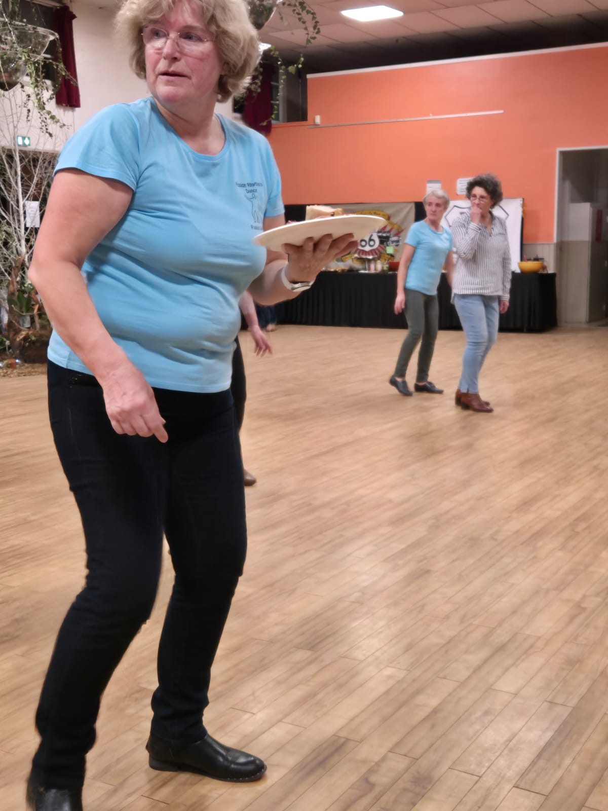 Je mange je danse