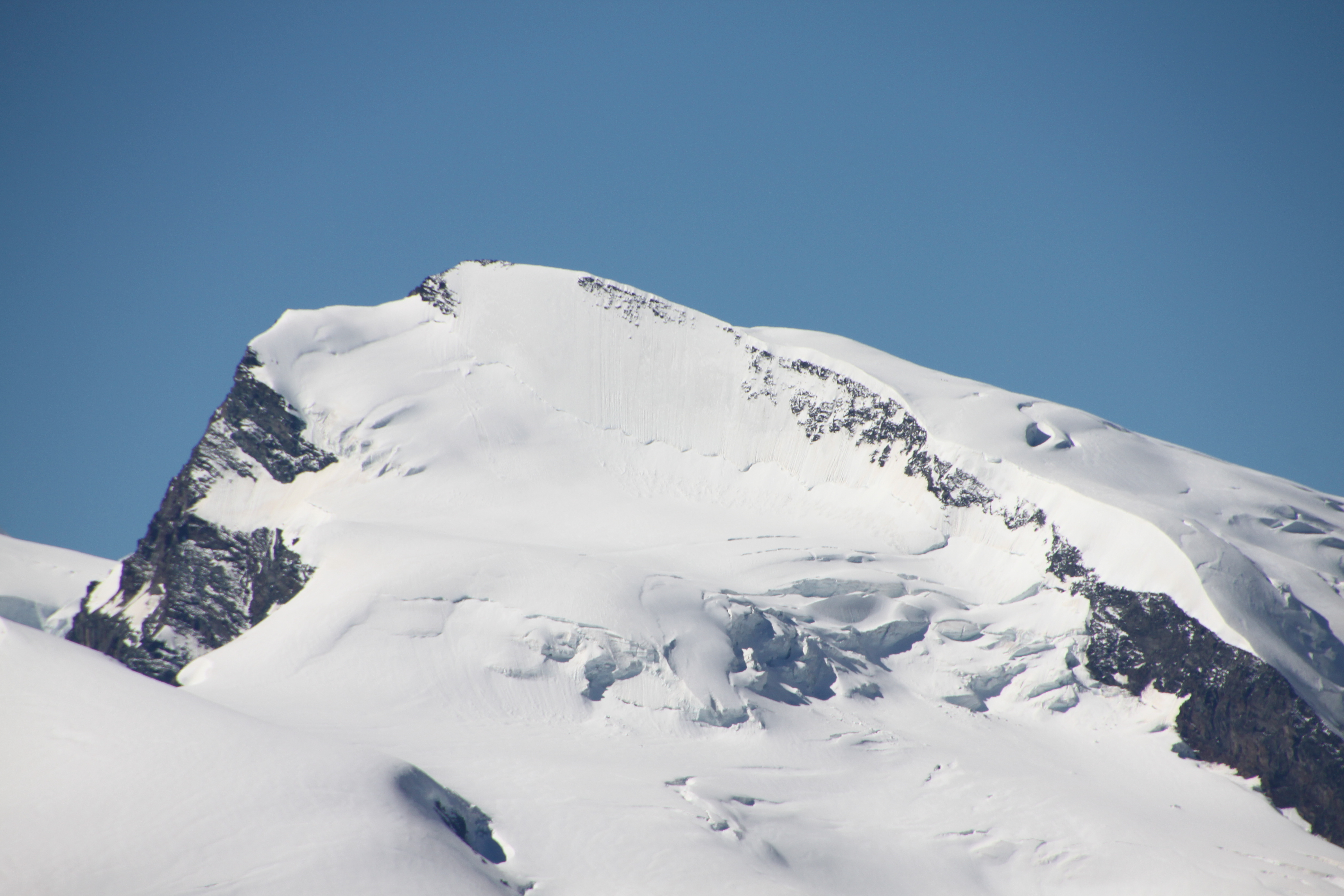 Strahlhorn 4190 m.