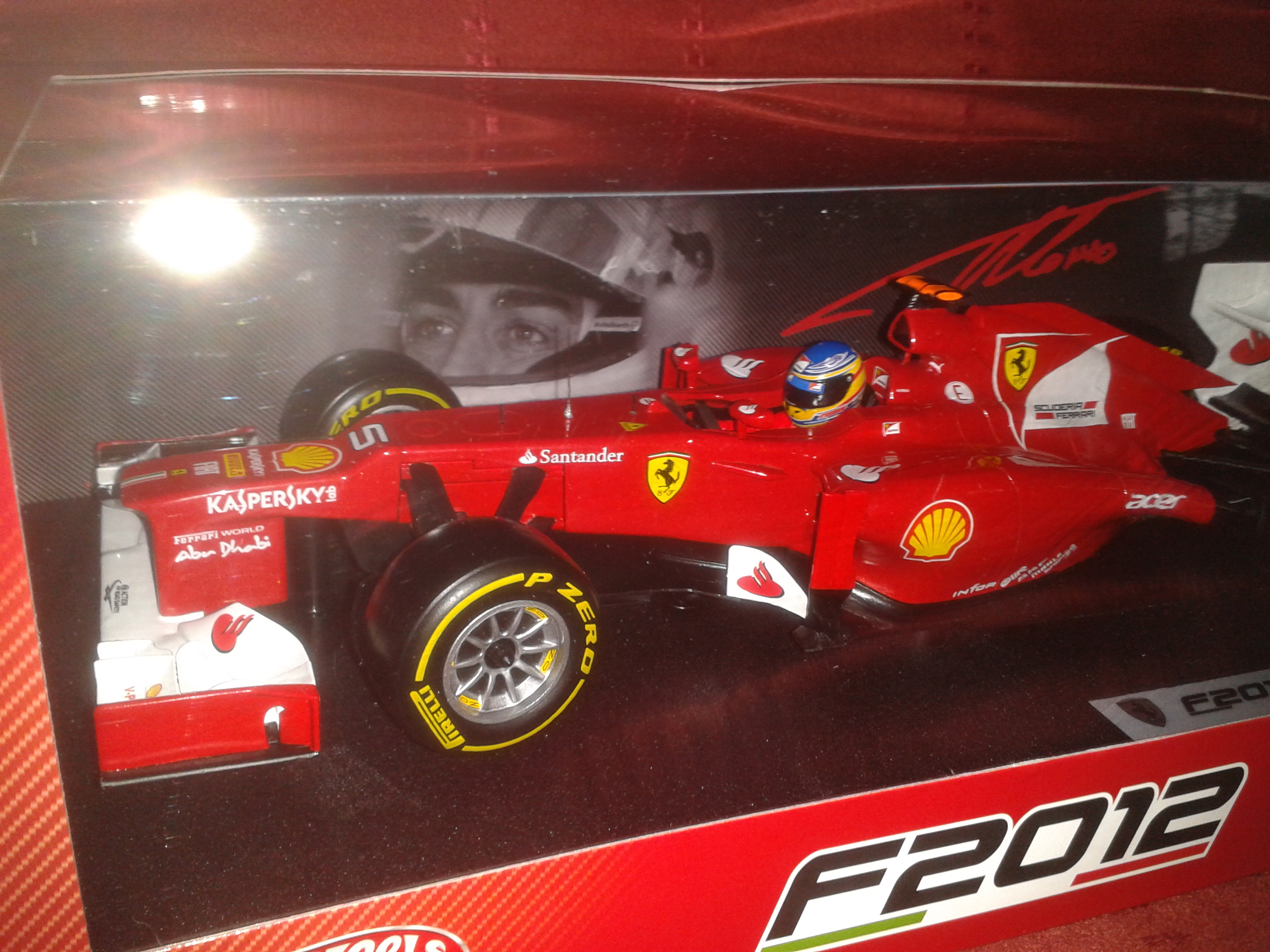 Fabricant : Hotwheels
Marque : FERRARI
Type : F2012
Année : 2012
Echelle : 1/18
Couleur : Rouge
Matière : MT
Référence fabricant : WX5520
Numéro de course : 5
Pilote : F.ALONSO