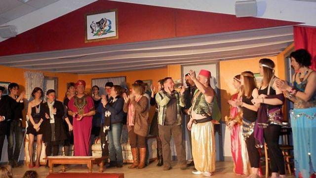 Une representation au profit de lassociation clowns et vie