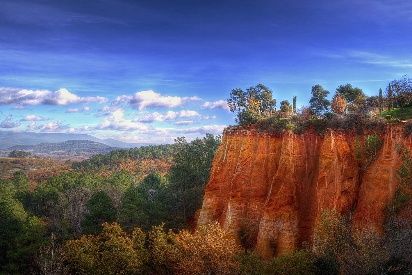 Roussillon sentier des ocres zoomy