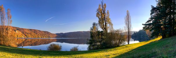 Panorama lac d issarles zoomy photographe