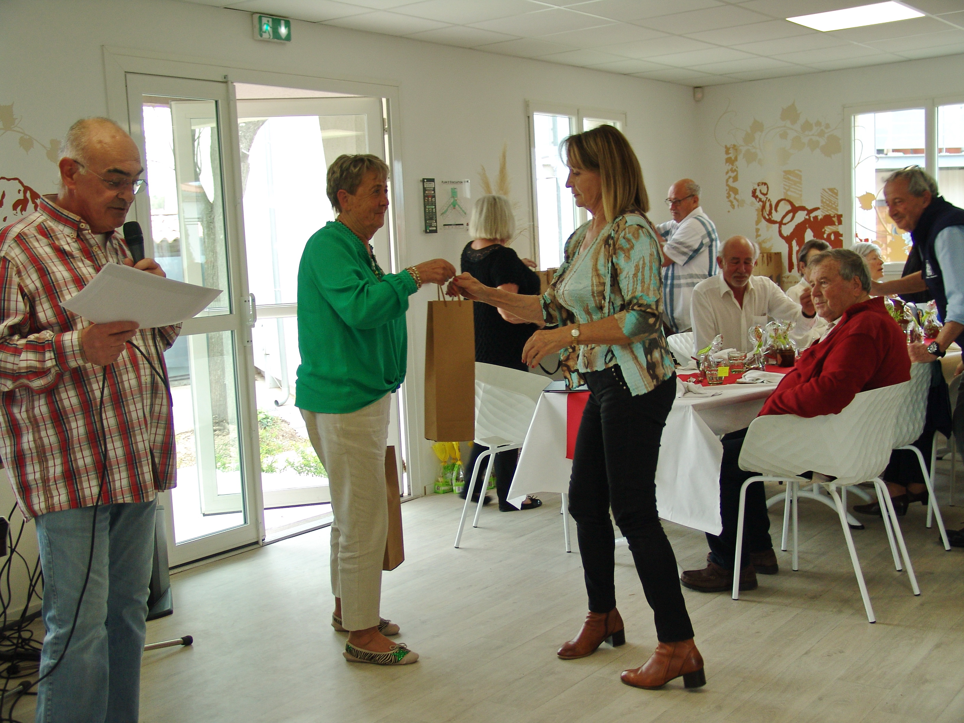 04 repas remise des lots 115 