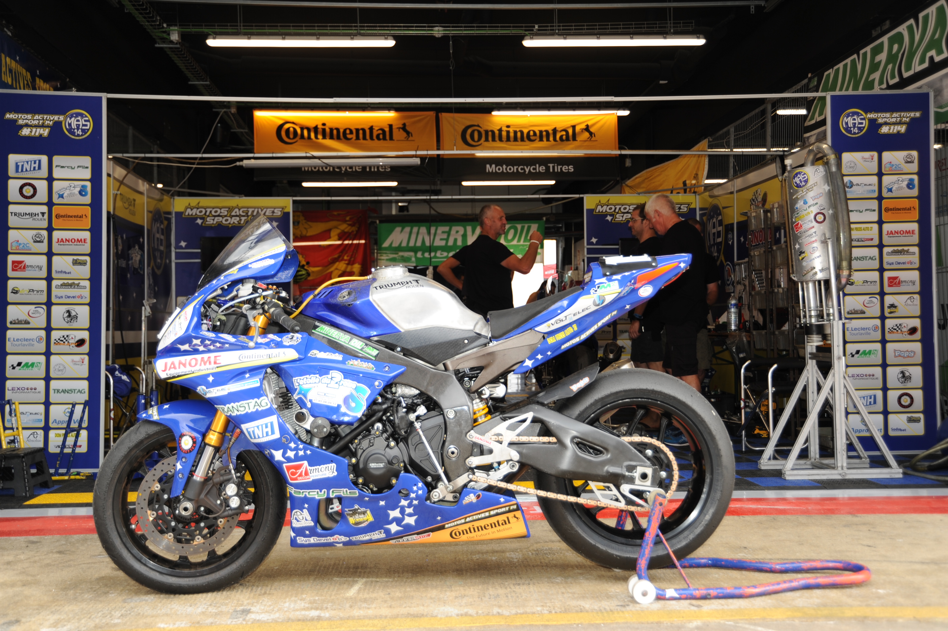 Moto box
