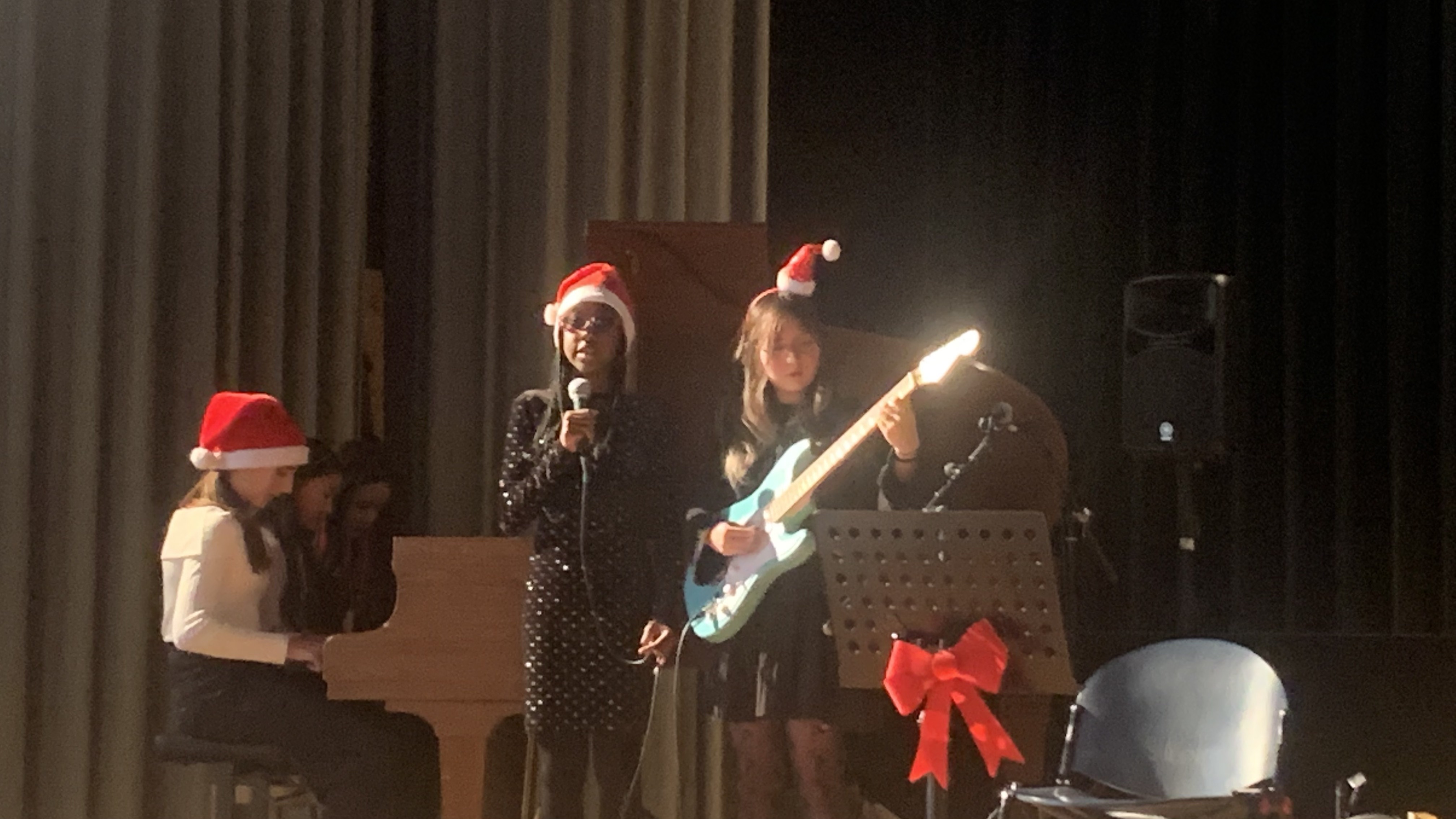 Emlo 2024 concert de noel 16