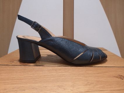 E24192 vitulli sandale bleue auxpiedssensibles chaussures com