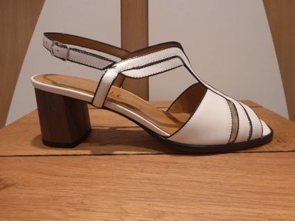 E19075 vitulli sandale blanche auxpiedssensibles chaussures com