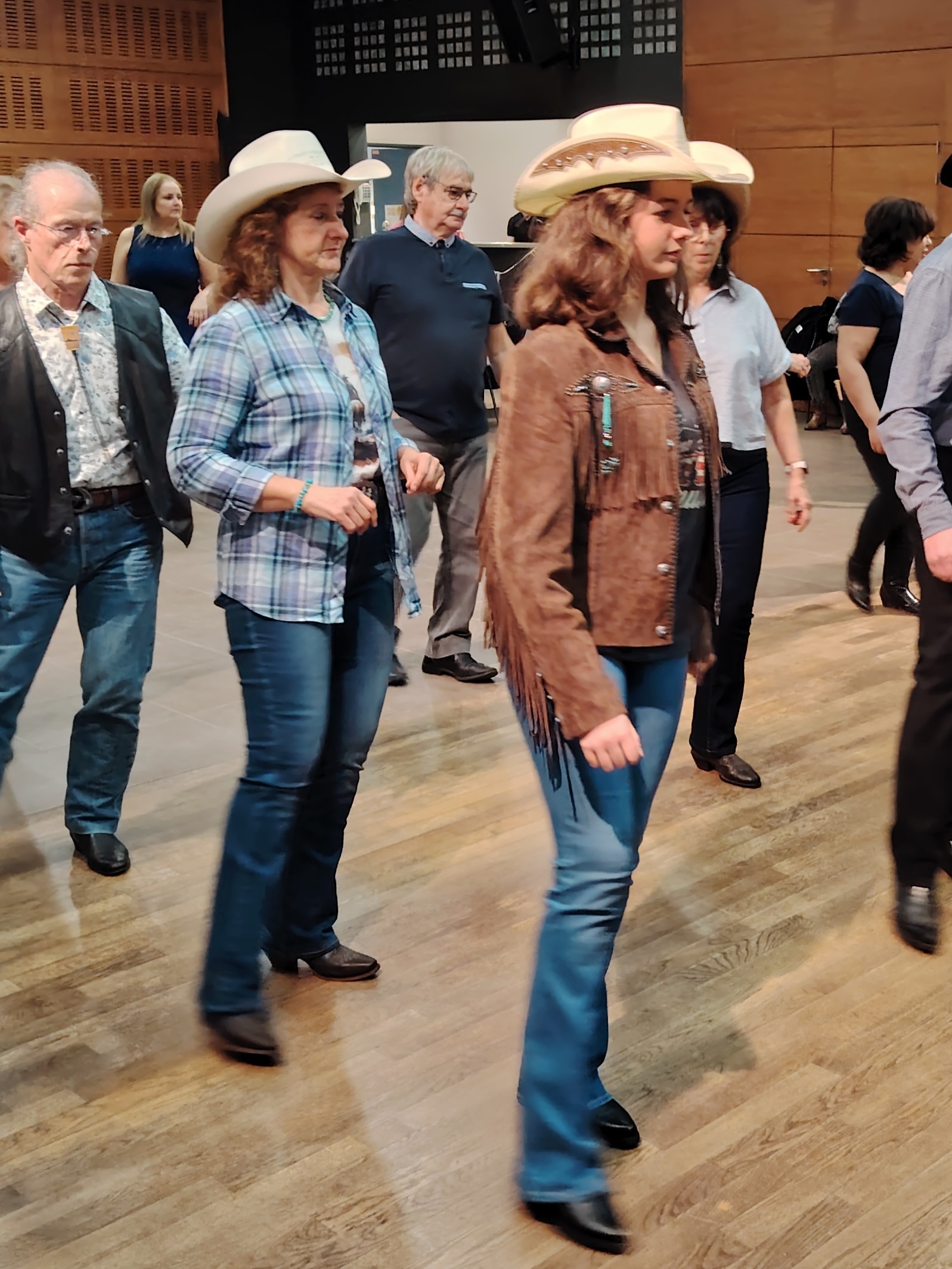 Img 20251129 193349 edit 581356345203176