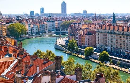 Lyon-2
