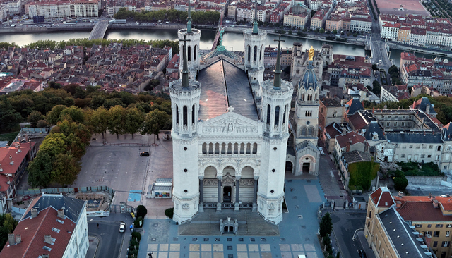 Lyon-14