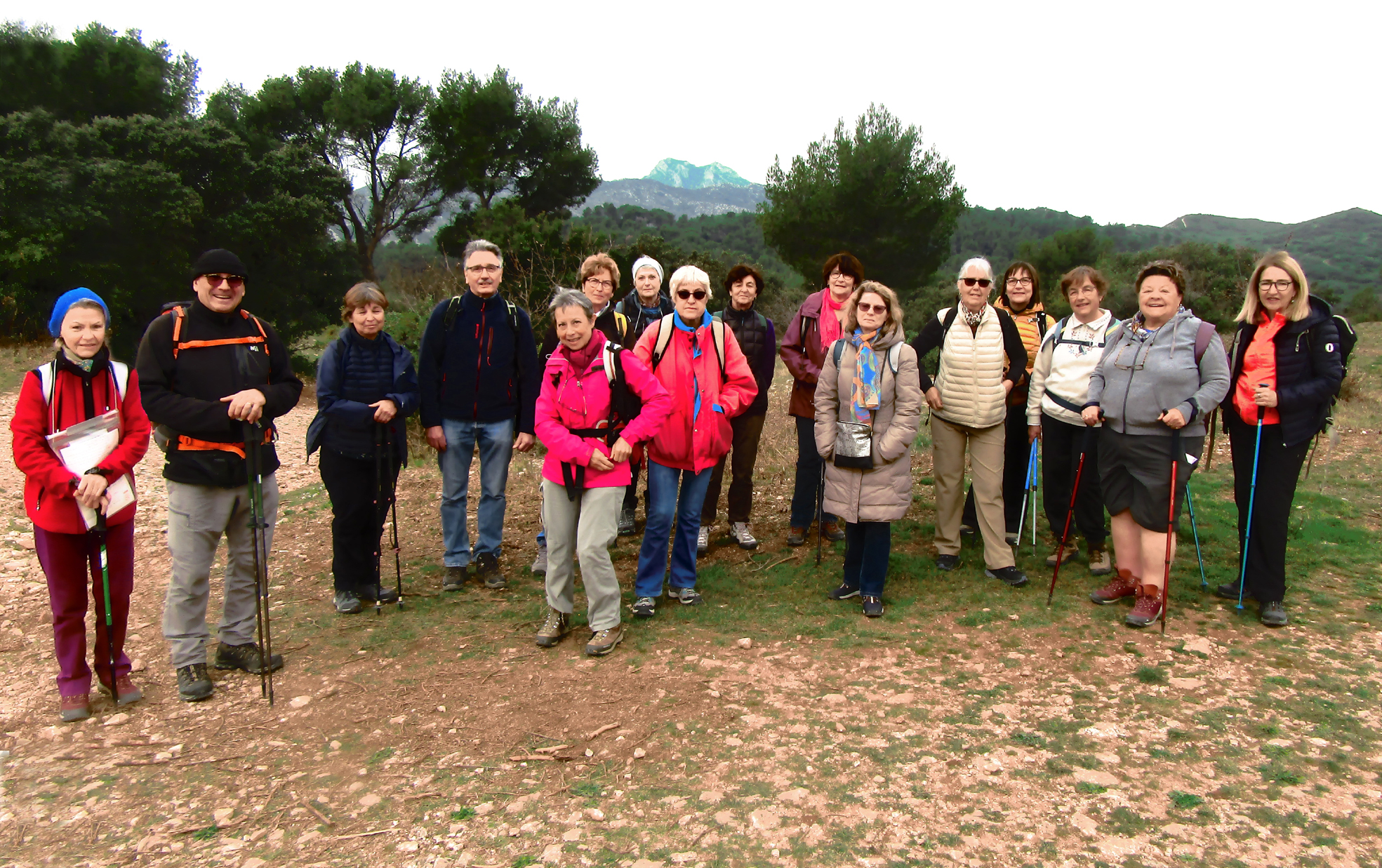 Premiere photo de la rando castelas de roquemartine