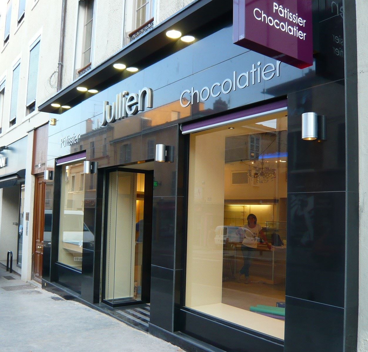 Renovation devanture commerciale macri montagny architectes lyon 4 