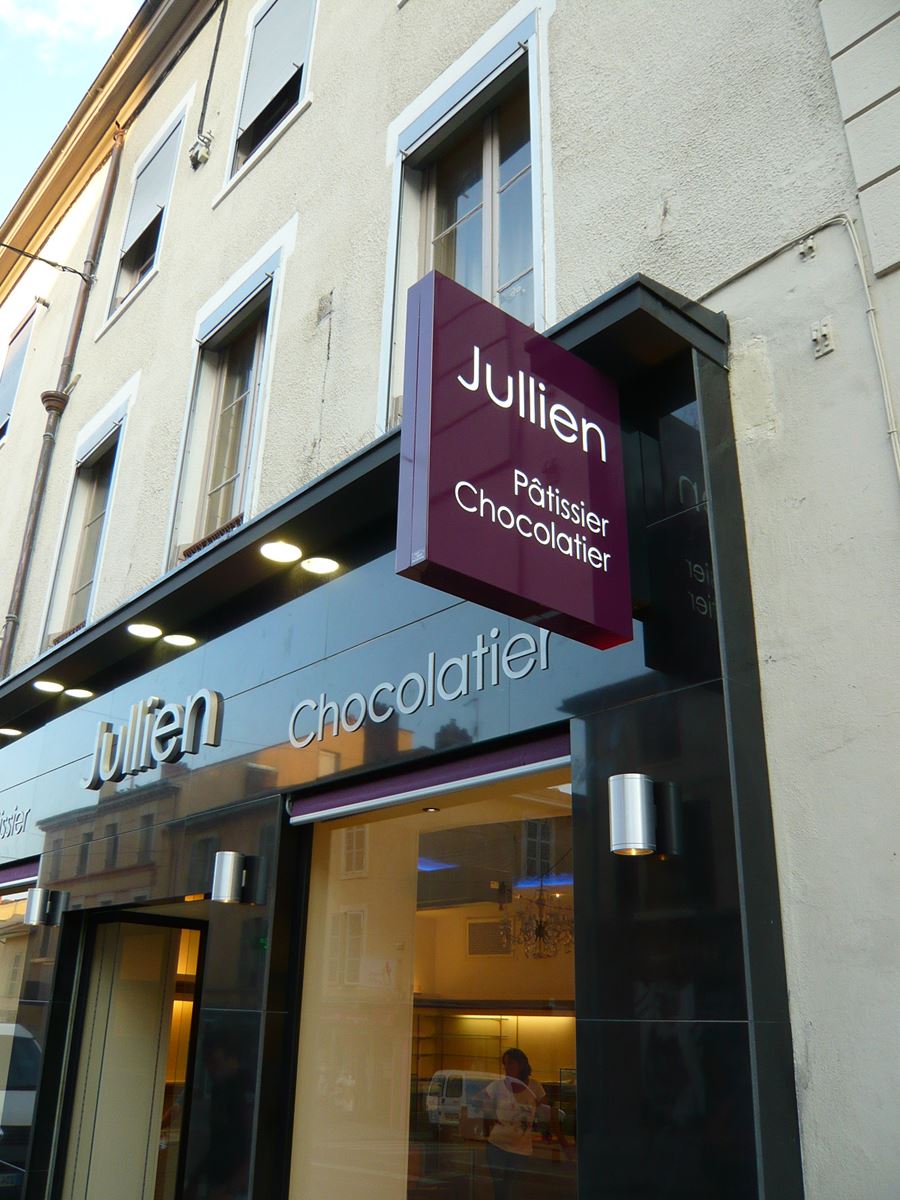 Renovation devanture commerciale macri montagny architectes lyon 5 