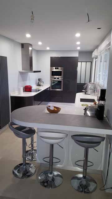 Cuisine blanche et grise