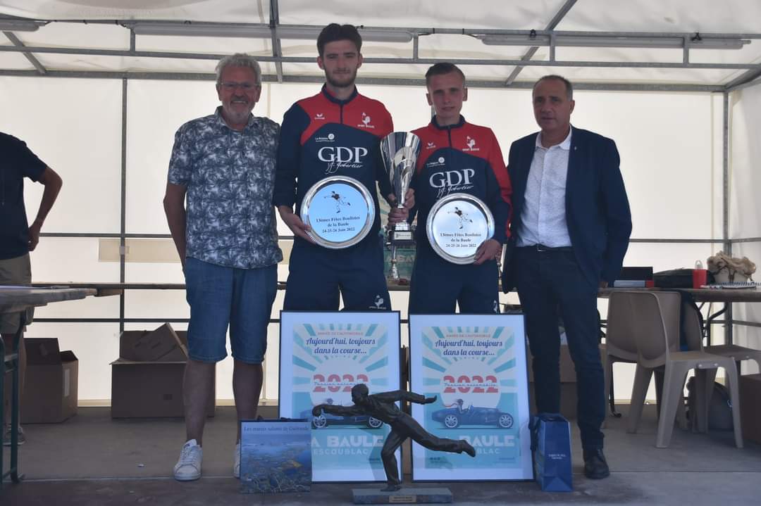 Enzo-GAMBINI-et-Benjamin-SAUZE-vainqueurs-des-13emes-fetes-boulistes-de-La-Baule-1