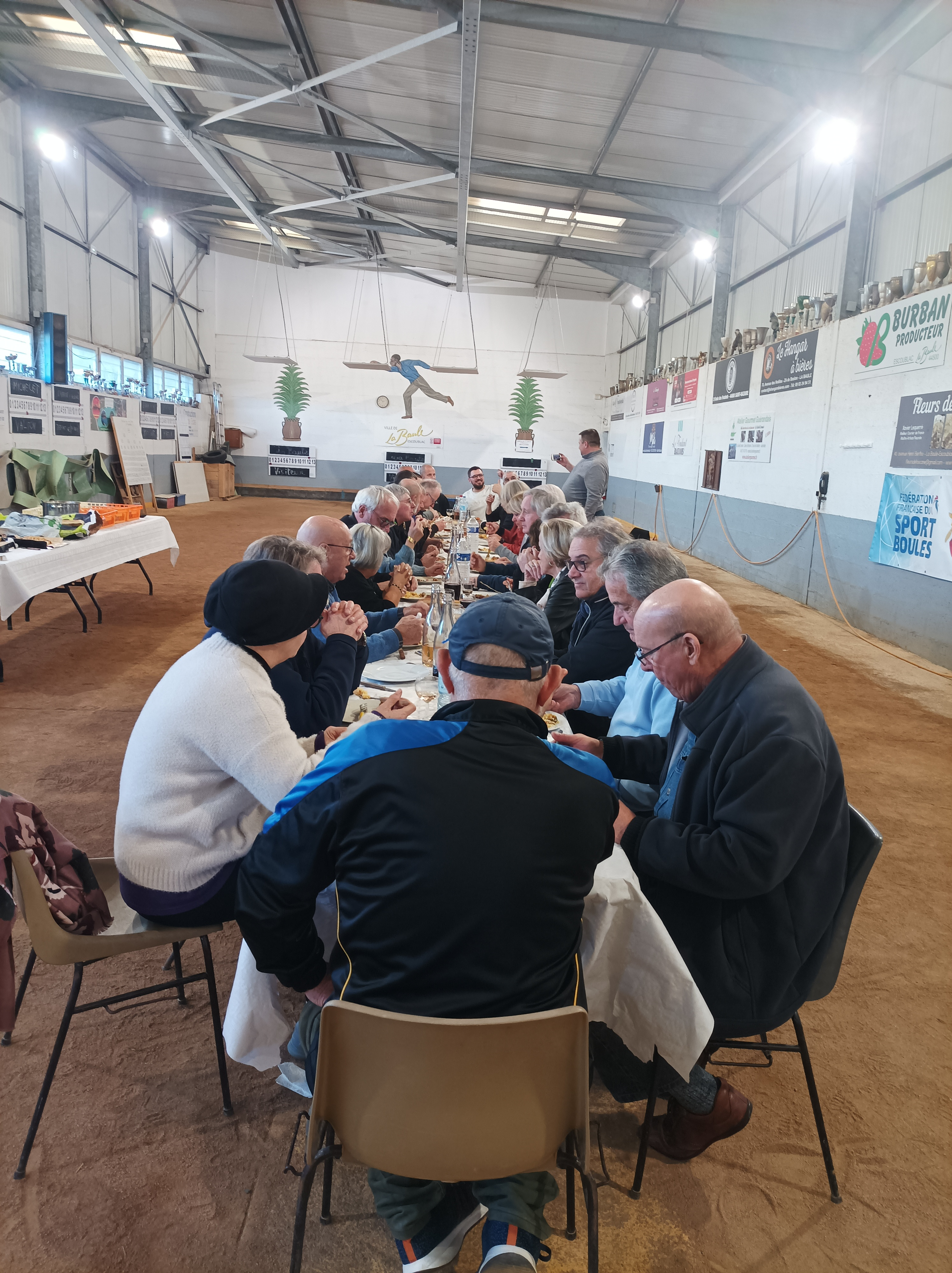 COUPE D'AUTOMNE DU 16 DECEMBRE  2023 restauration dans notre boulodrome