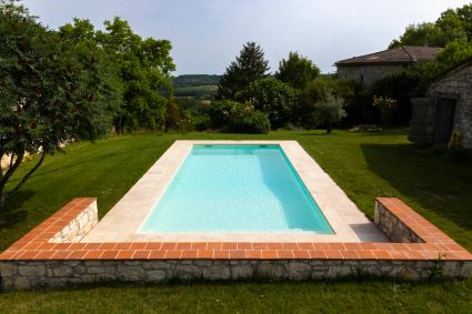 4 piscine vue vallee 2