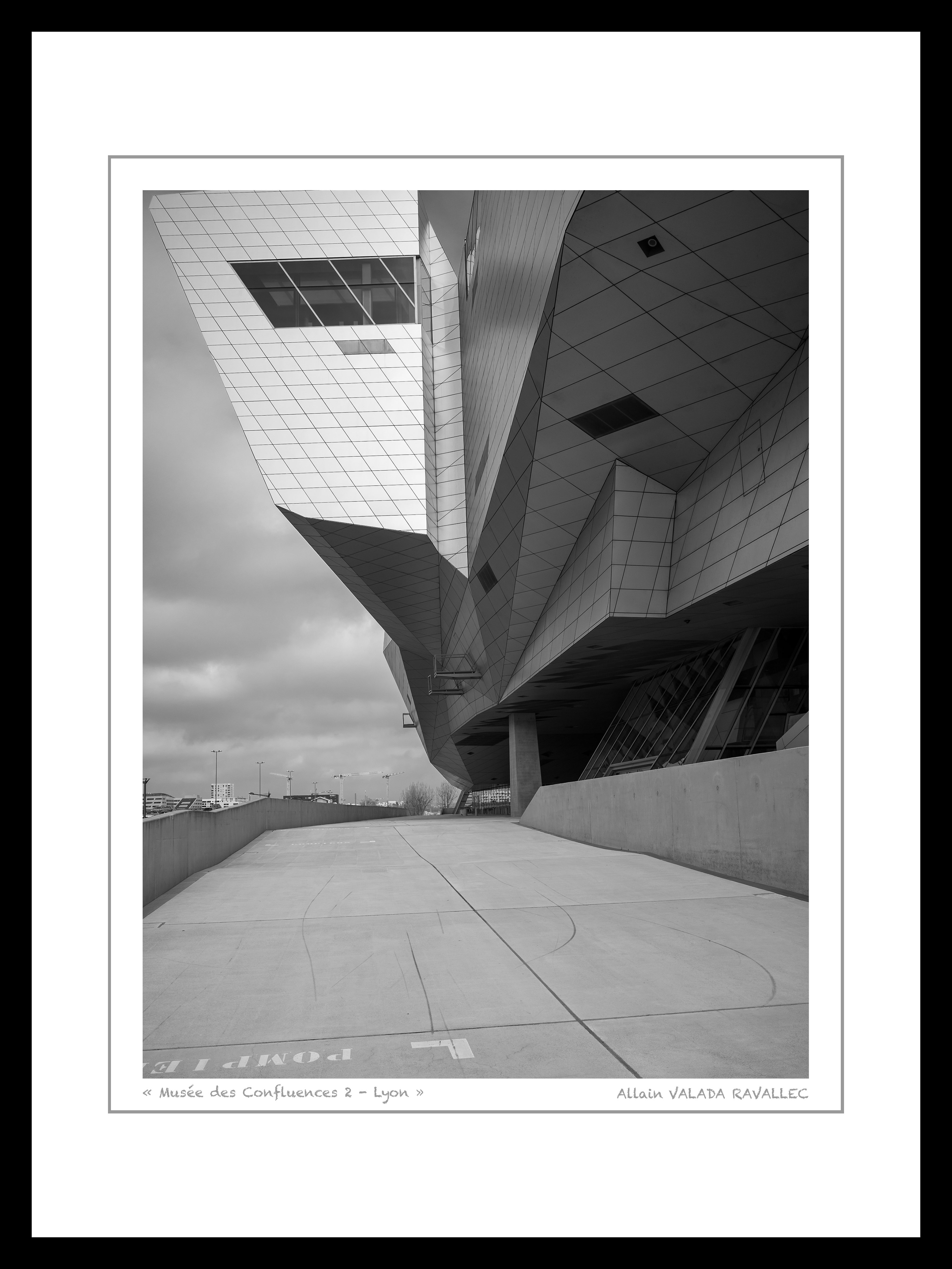 W musee des confluences 2 l1075140