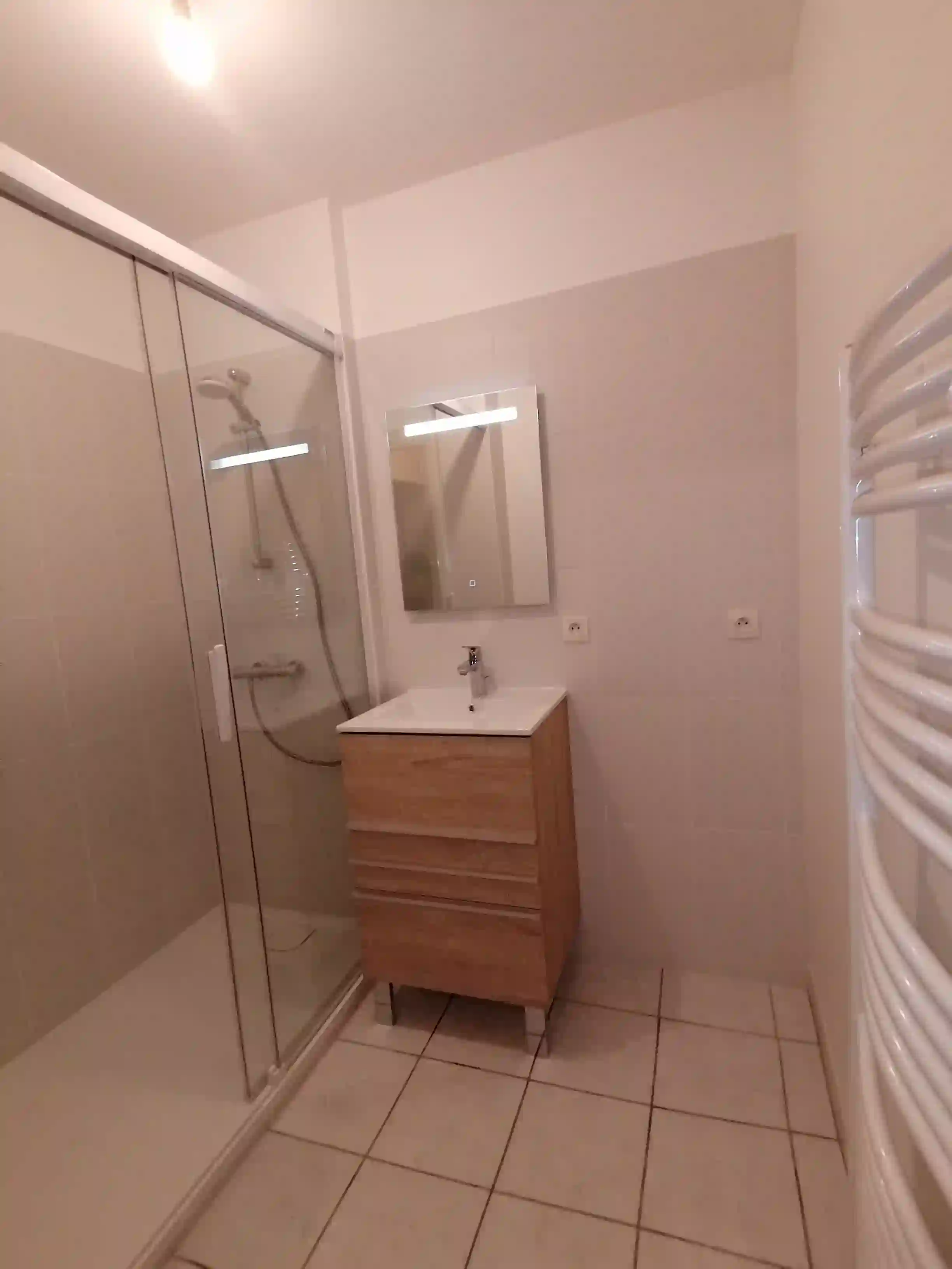 11installation meuble salle de bain 3 tiroirs 60 cm a vertou