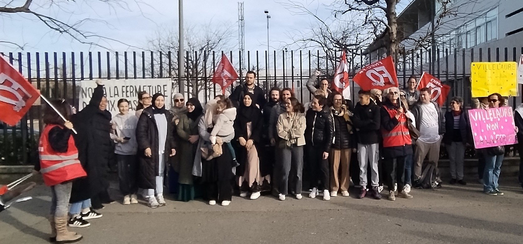 Manifestation contre les fermetures de classes