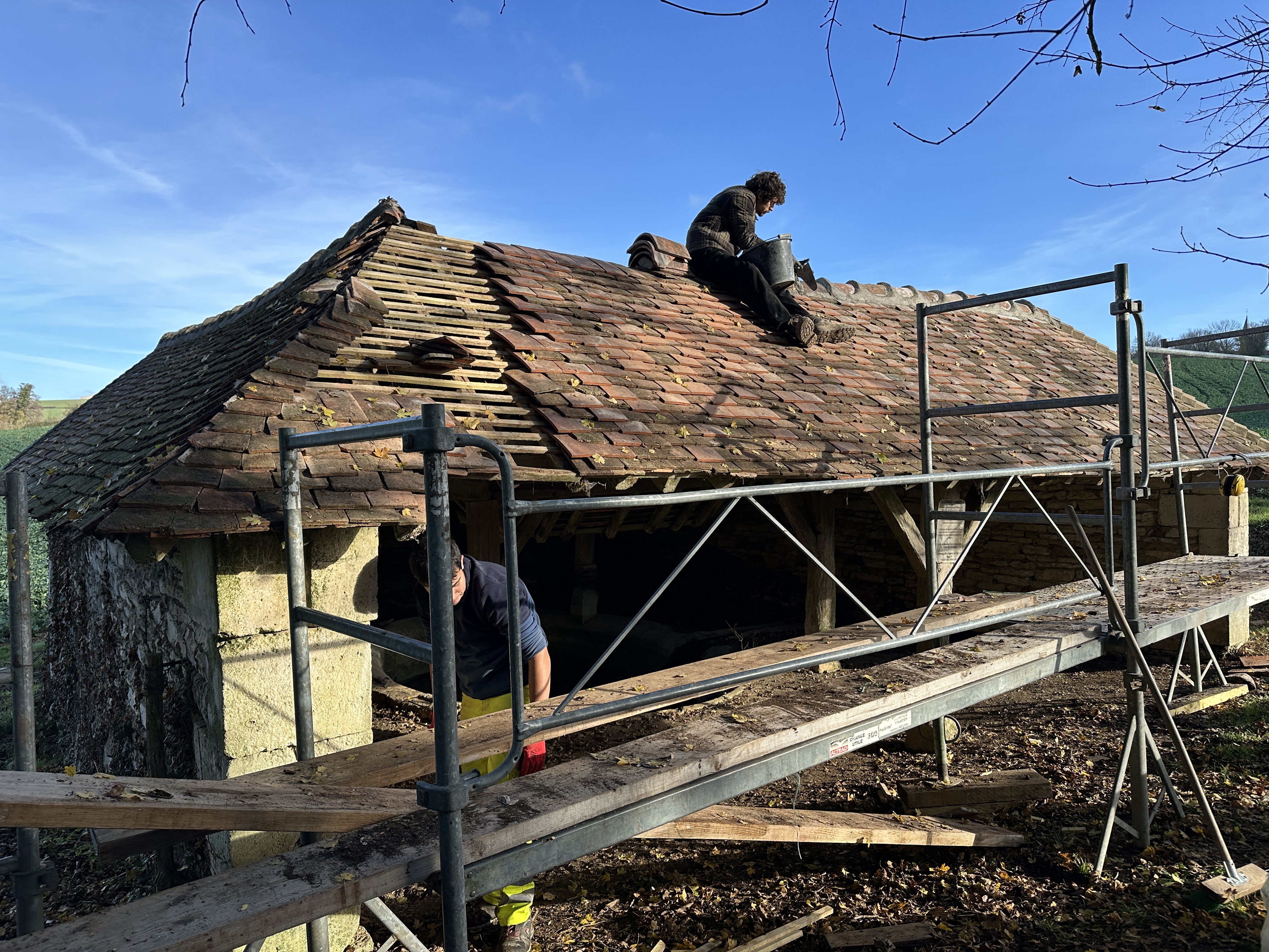 Réparation du lavoir de la Marlée à Perreuse