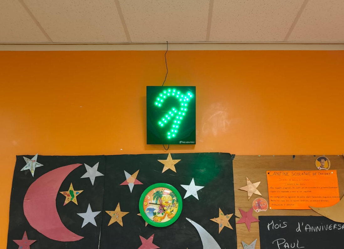 Sonomètre visuel à la cantine