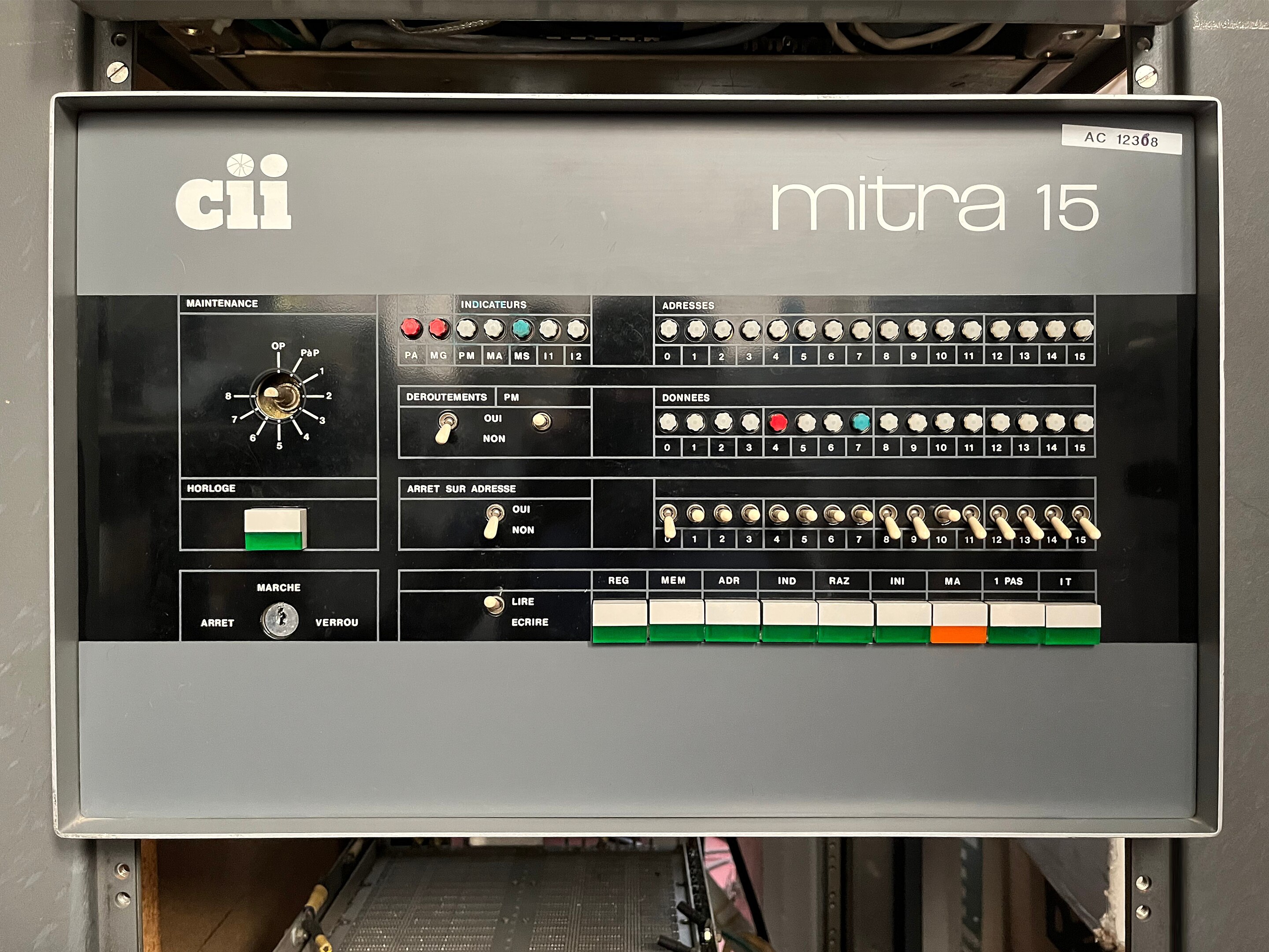 2880px mitra 15 aconit