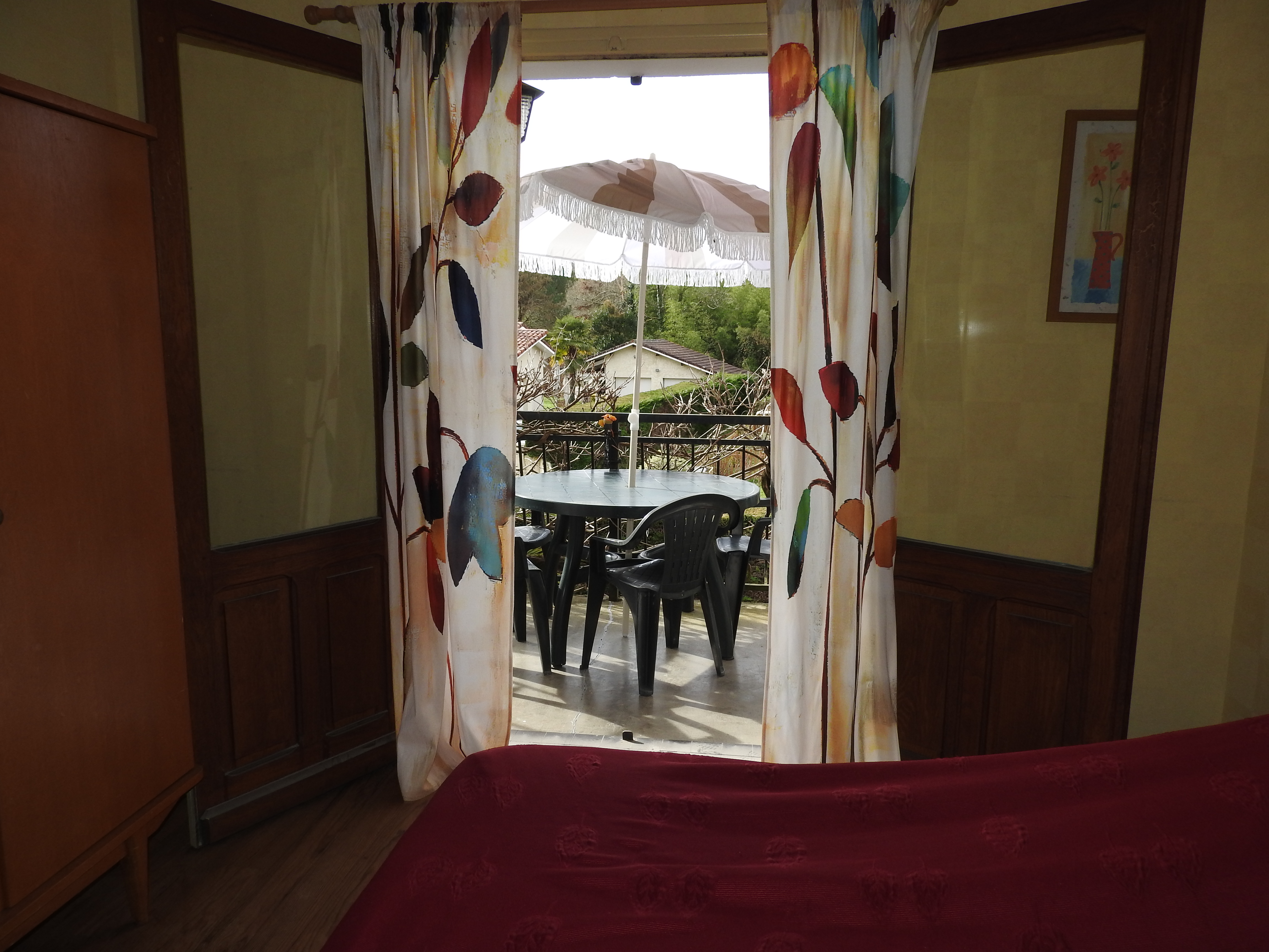 Chambre et balcon