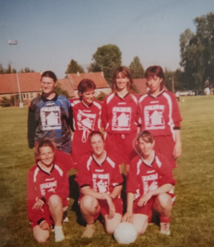 Equipe-feminine-de-poulaines-a-siltzheim-2004