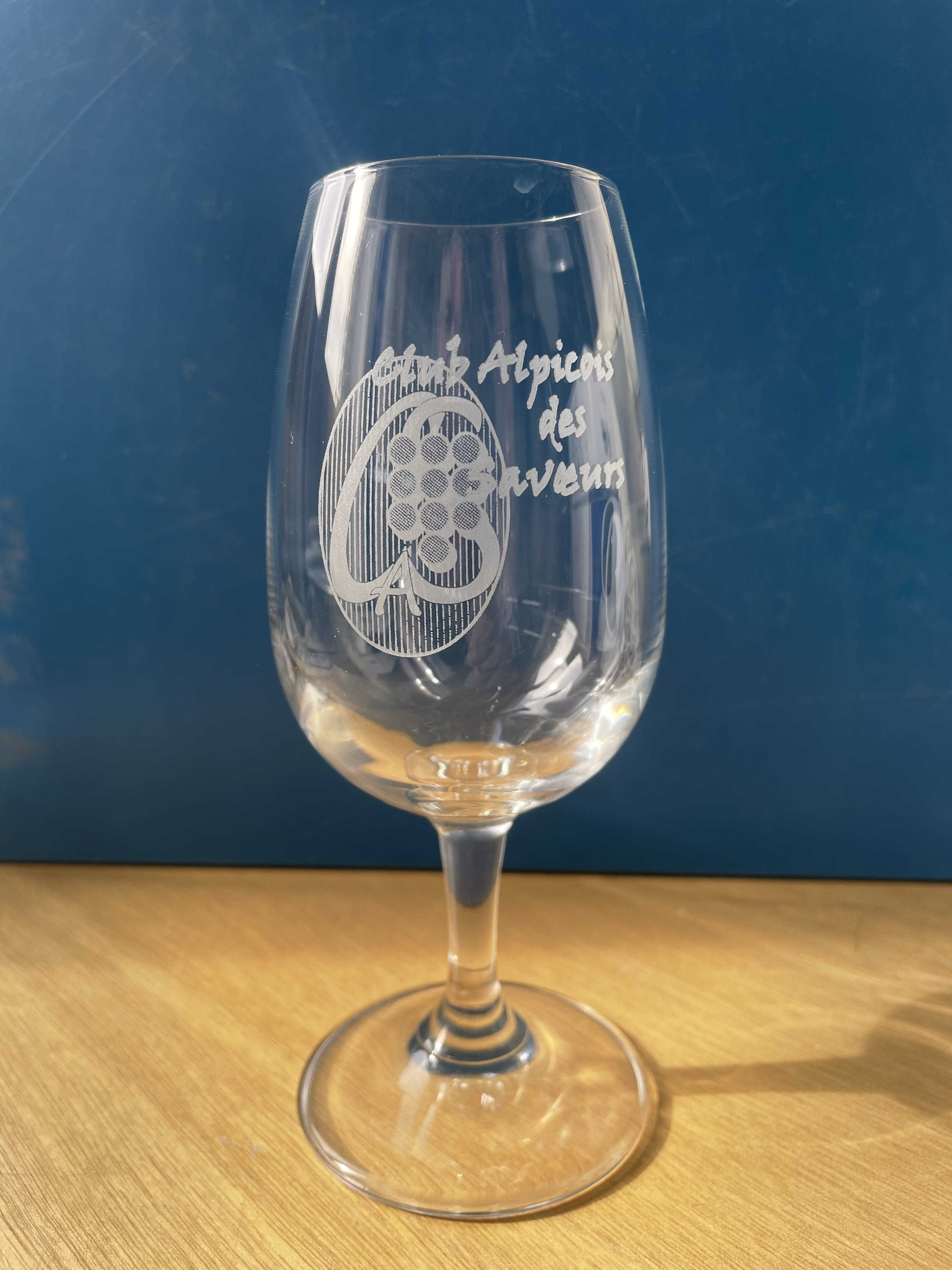 Club Alpicois des Saveurs - 78230 - œnologie, gastronomie, mets et vins, conférences, dégustations, voyages gastronomiques, repas à thème, vignerons, vignes, restaurants, Pôle Wilson, verre