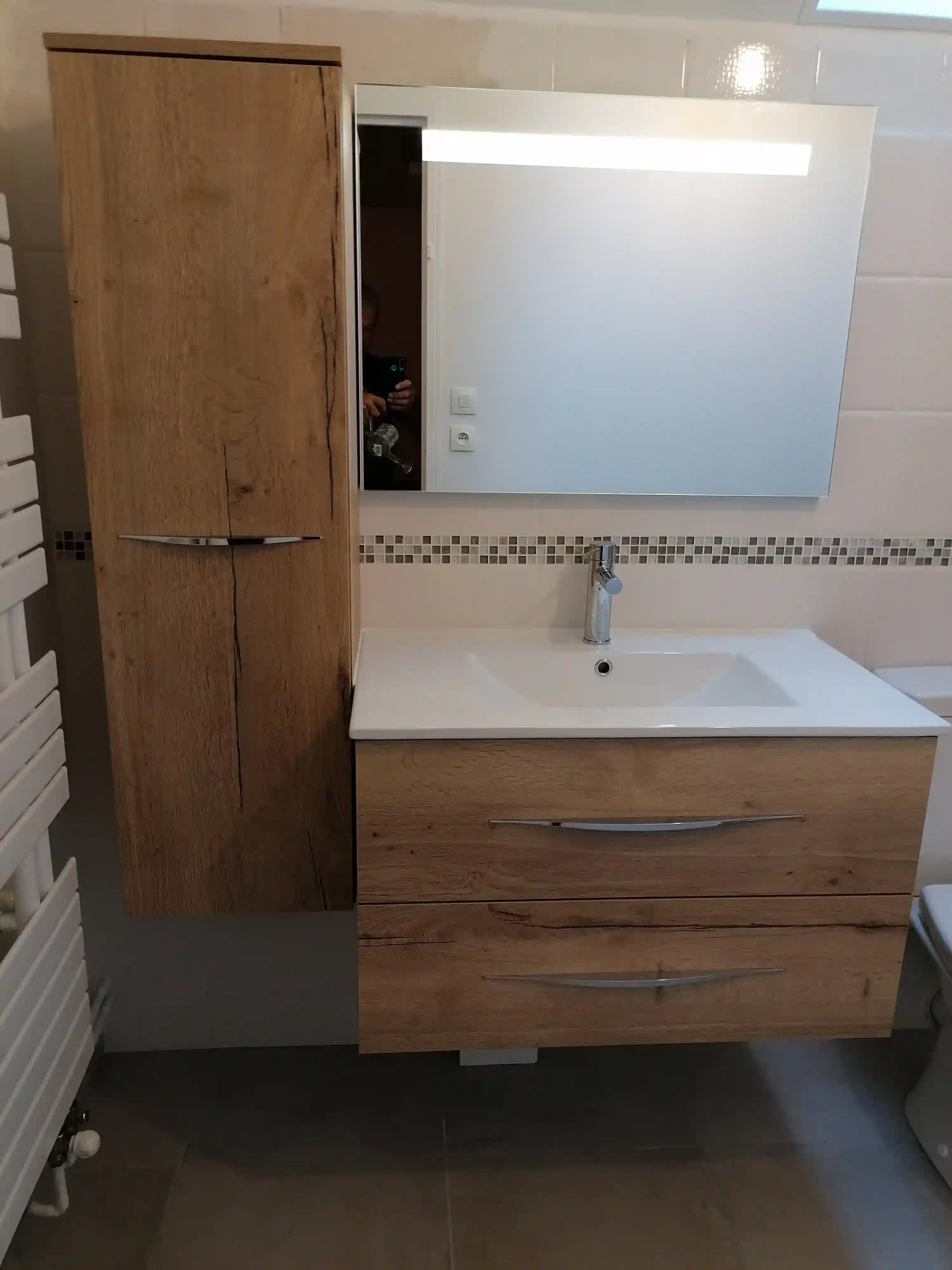 20 meuble suspendu avec vasque miroir colonne de rangement et eclairage led aux sorinieres 44