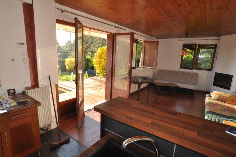 Terrasse vue de l interieur 2