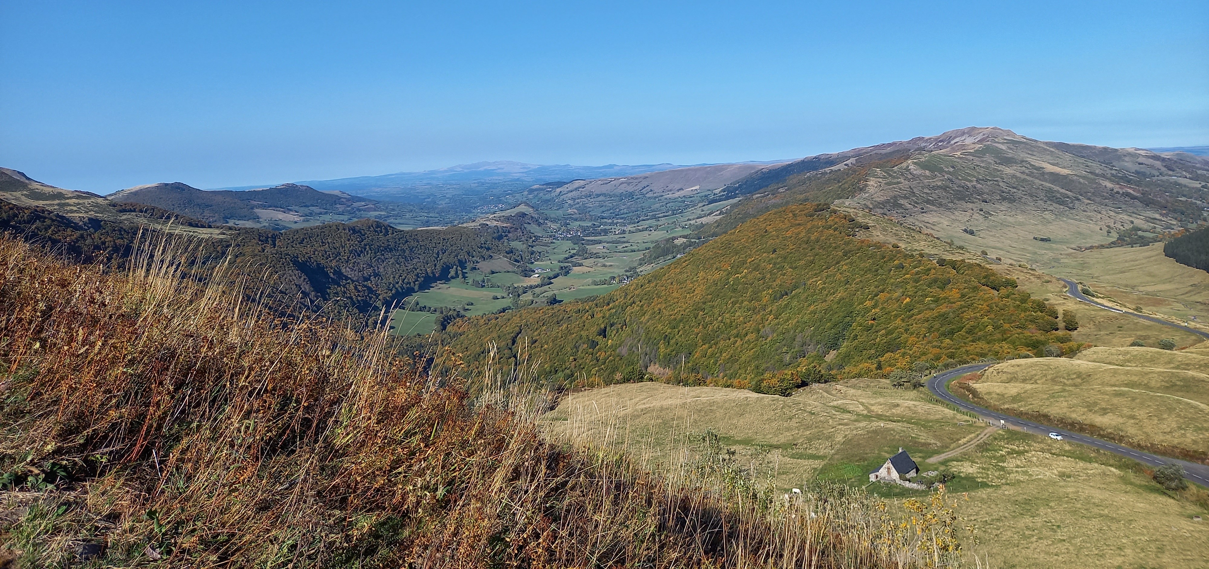 Vue-de-la-vallee-depuis-puy-mary