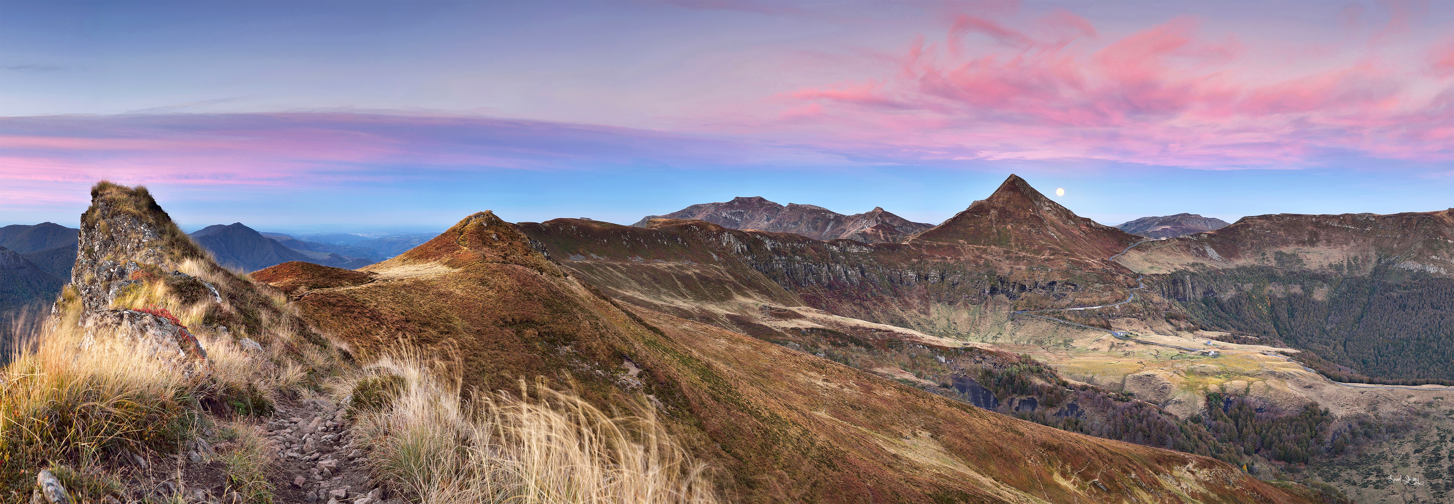 Panorama puy mary peyre arse 2 final typo 52 x150