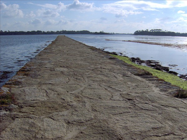 Digue aux oiseaux vers l ile tudy
