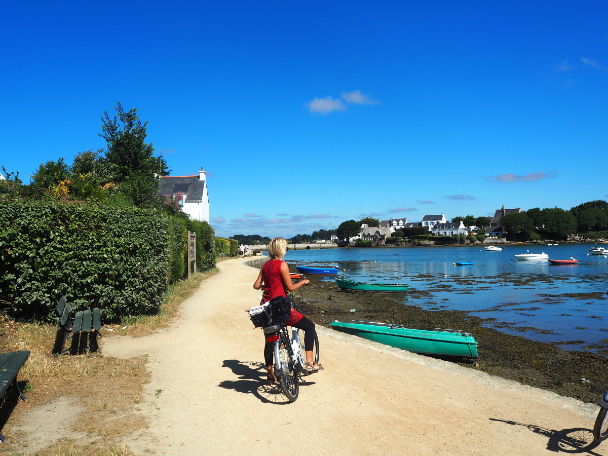 Balade velo riviere etel vue sentier vers ile saint cado 56 morbihan bretagne sud location les velos de la ria belz