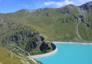 Barrage de Moiry dans les Alpes suisses / Photos de Suisse