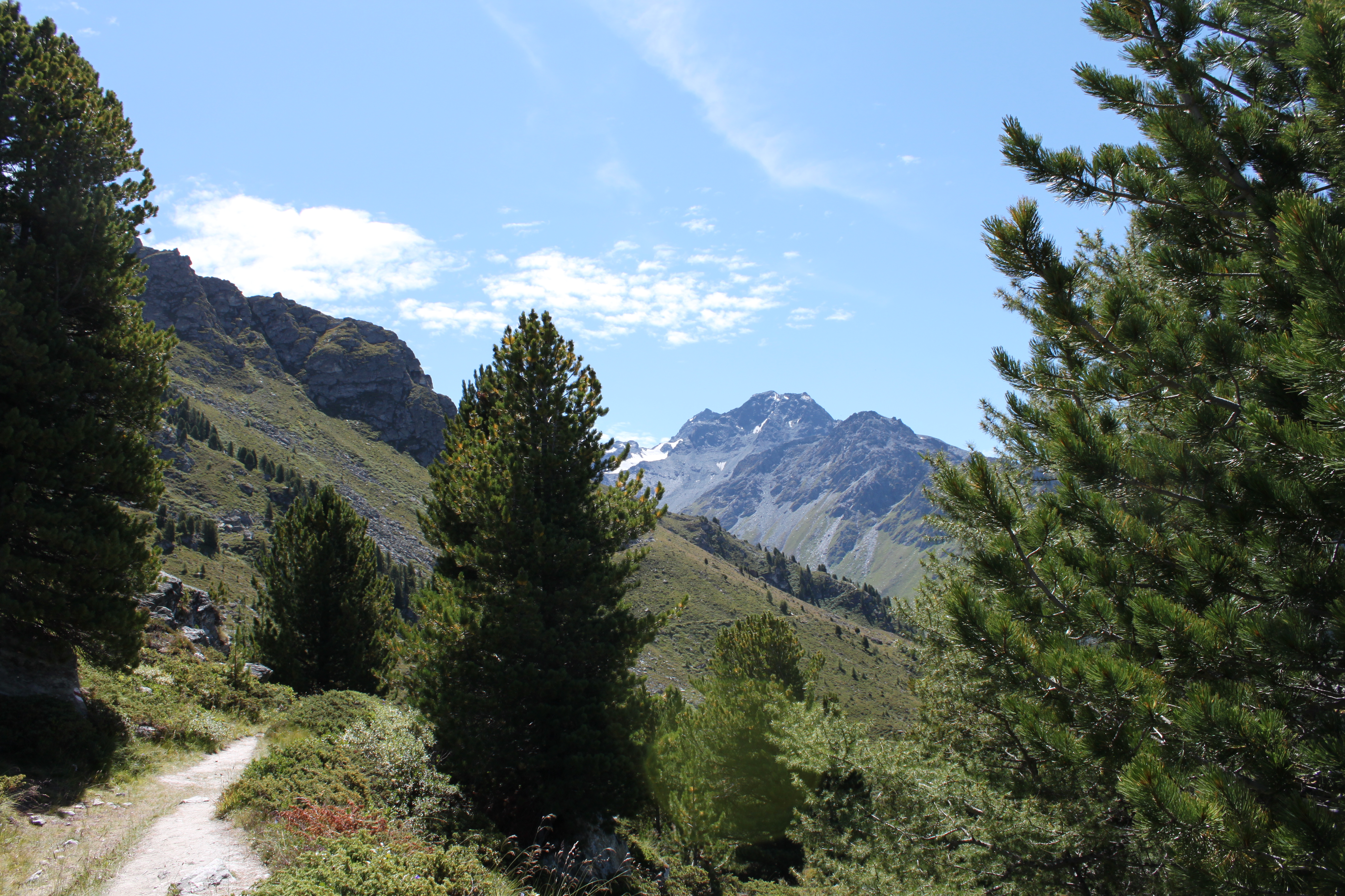 Bisse aérien de Chervé en direction du Lac du Grand Désert