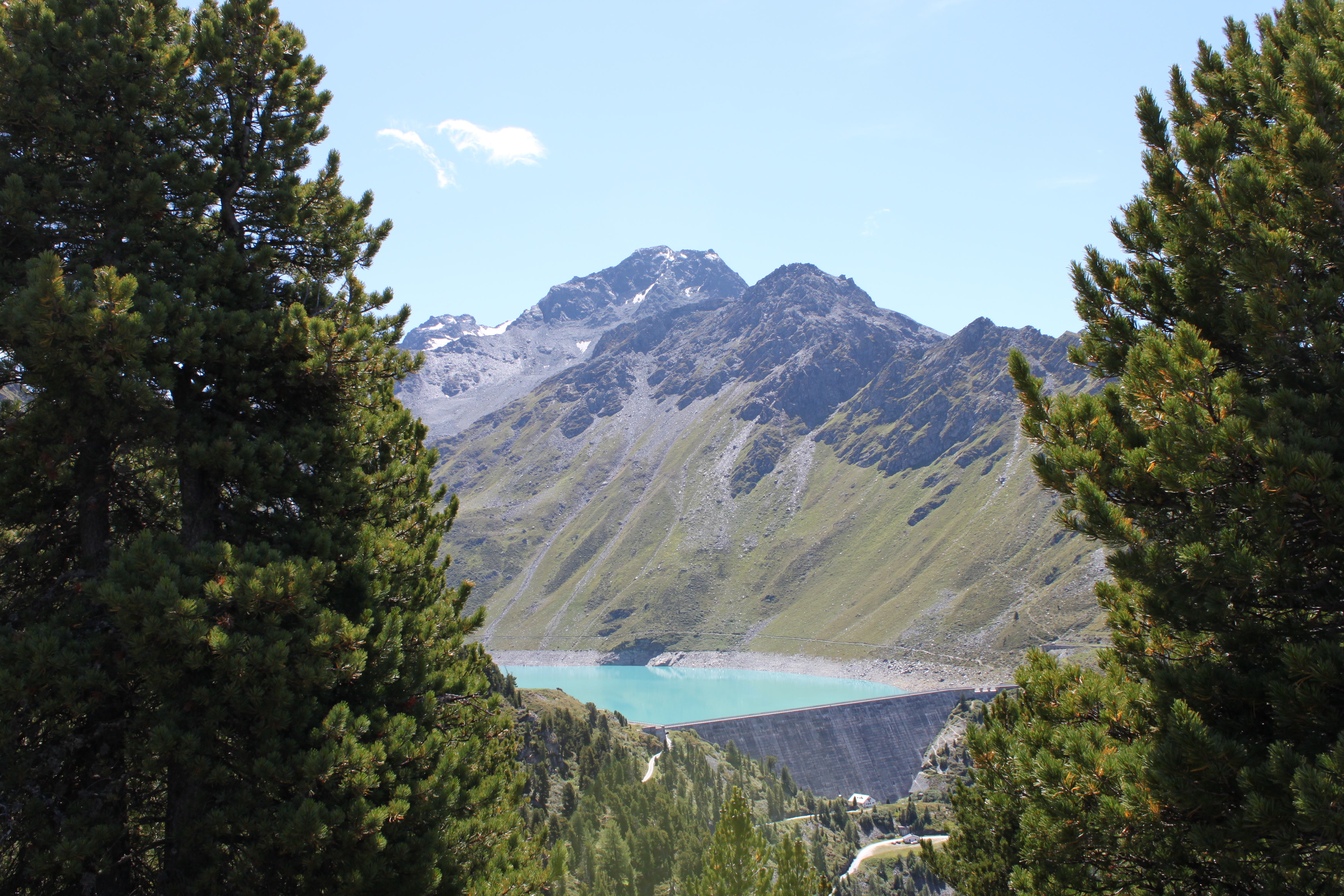 Barrage du Cleuson depuis le bisse aérien de Chervé

