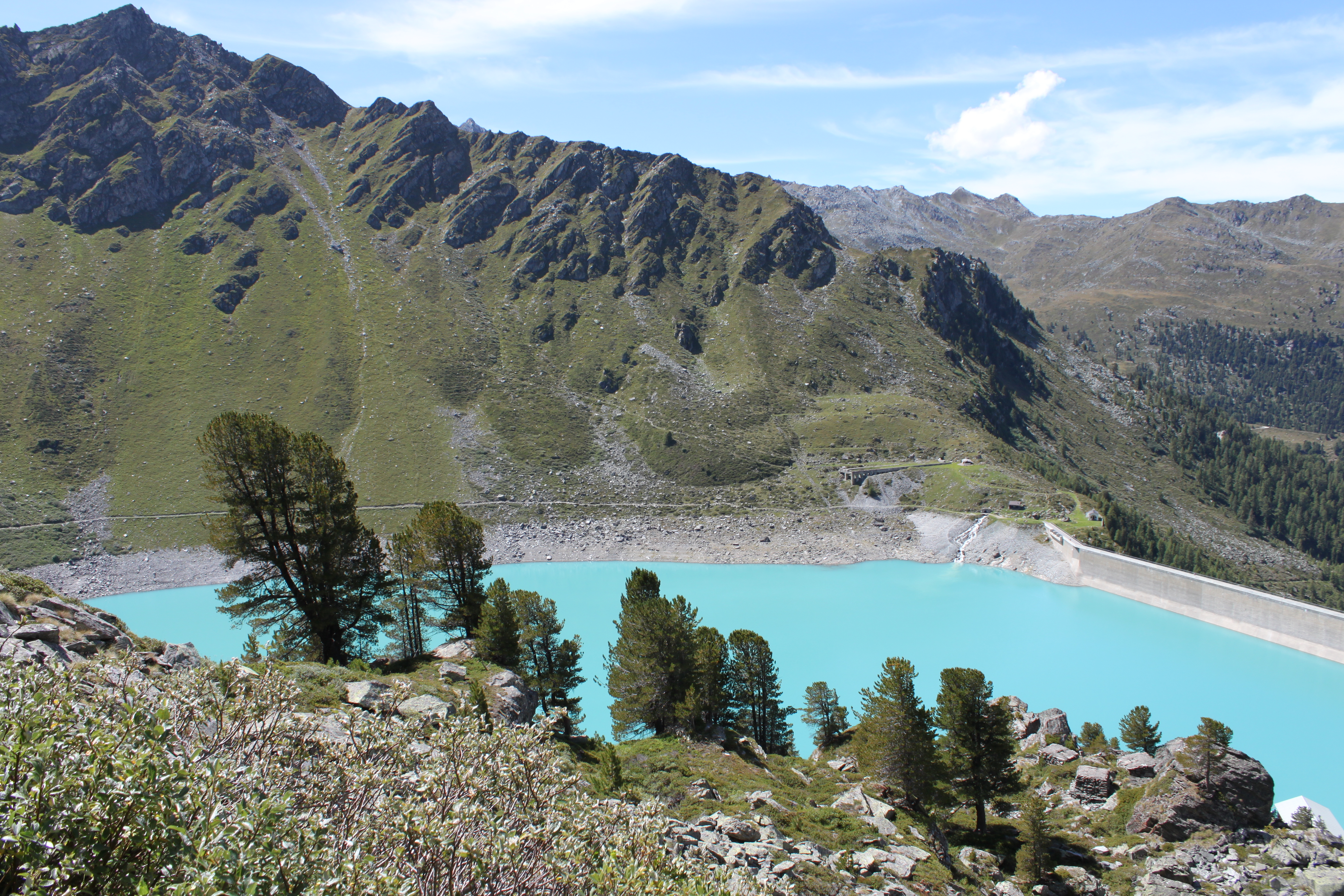 Barrage du Cleuson depuis le bisse aérien de Chervé