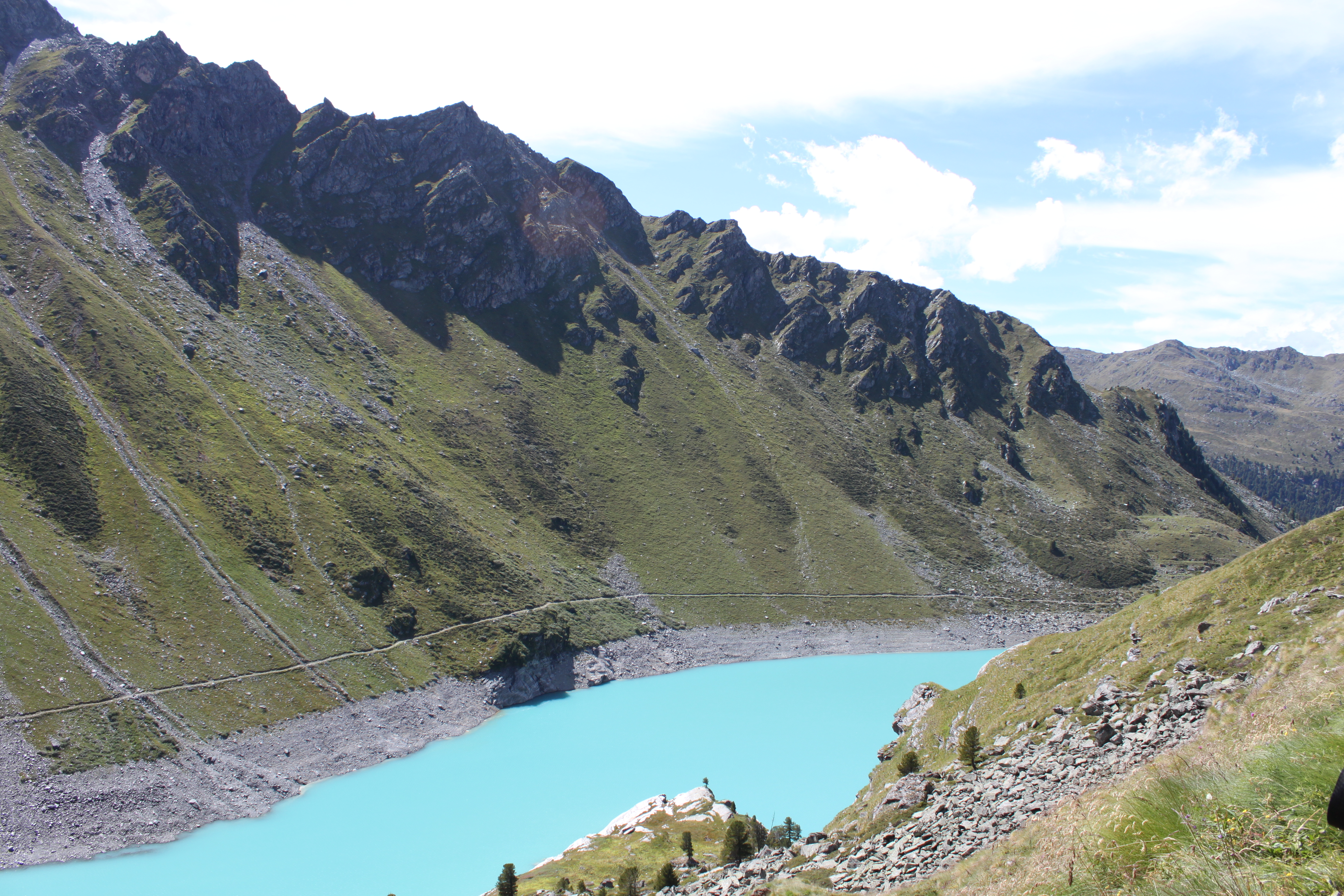 Bisse aérien de Chervé et lac du Cleuson