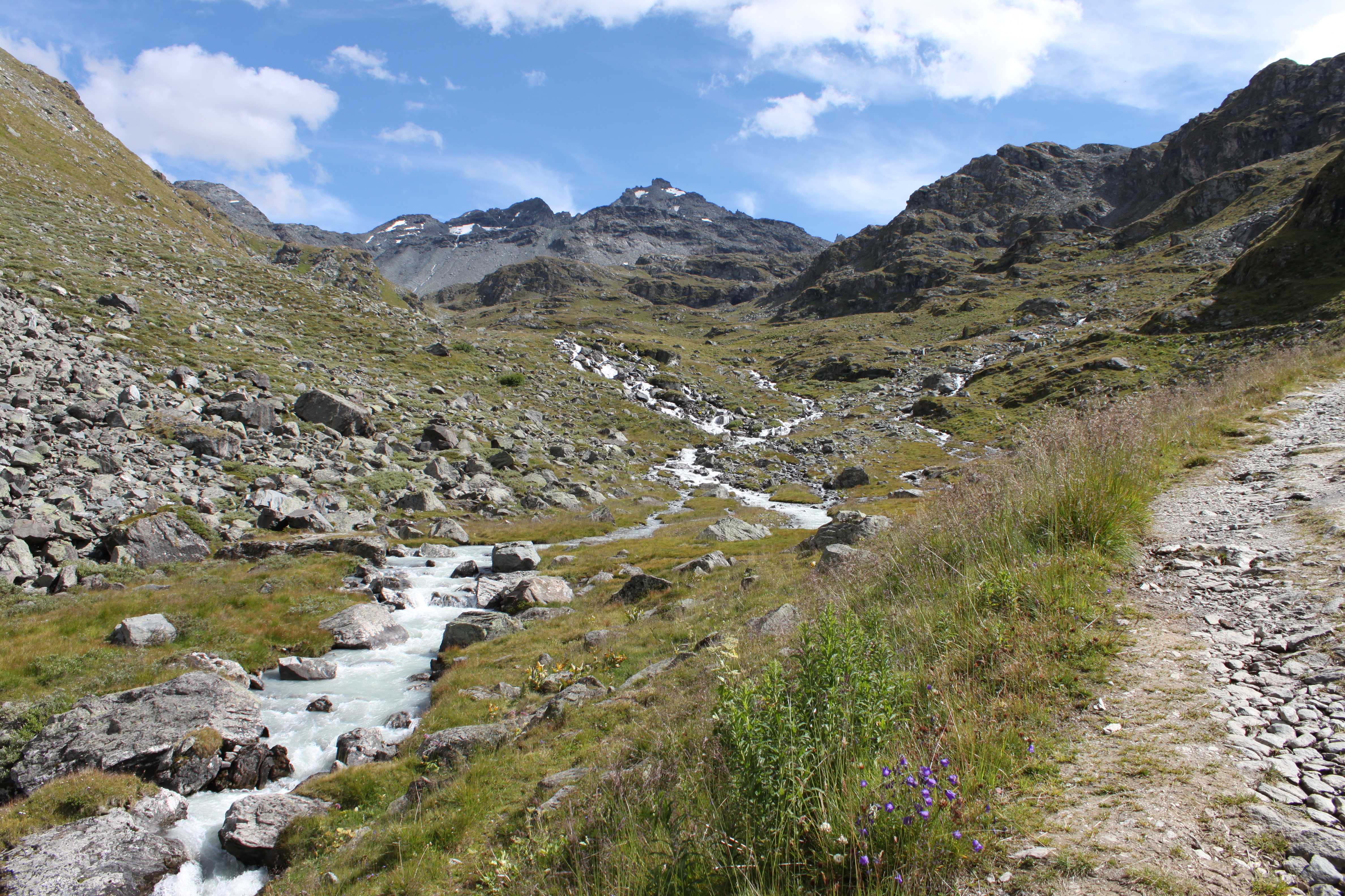 En direction du lac du Grand Désert