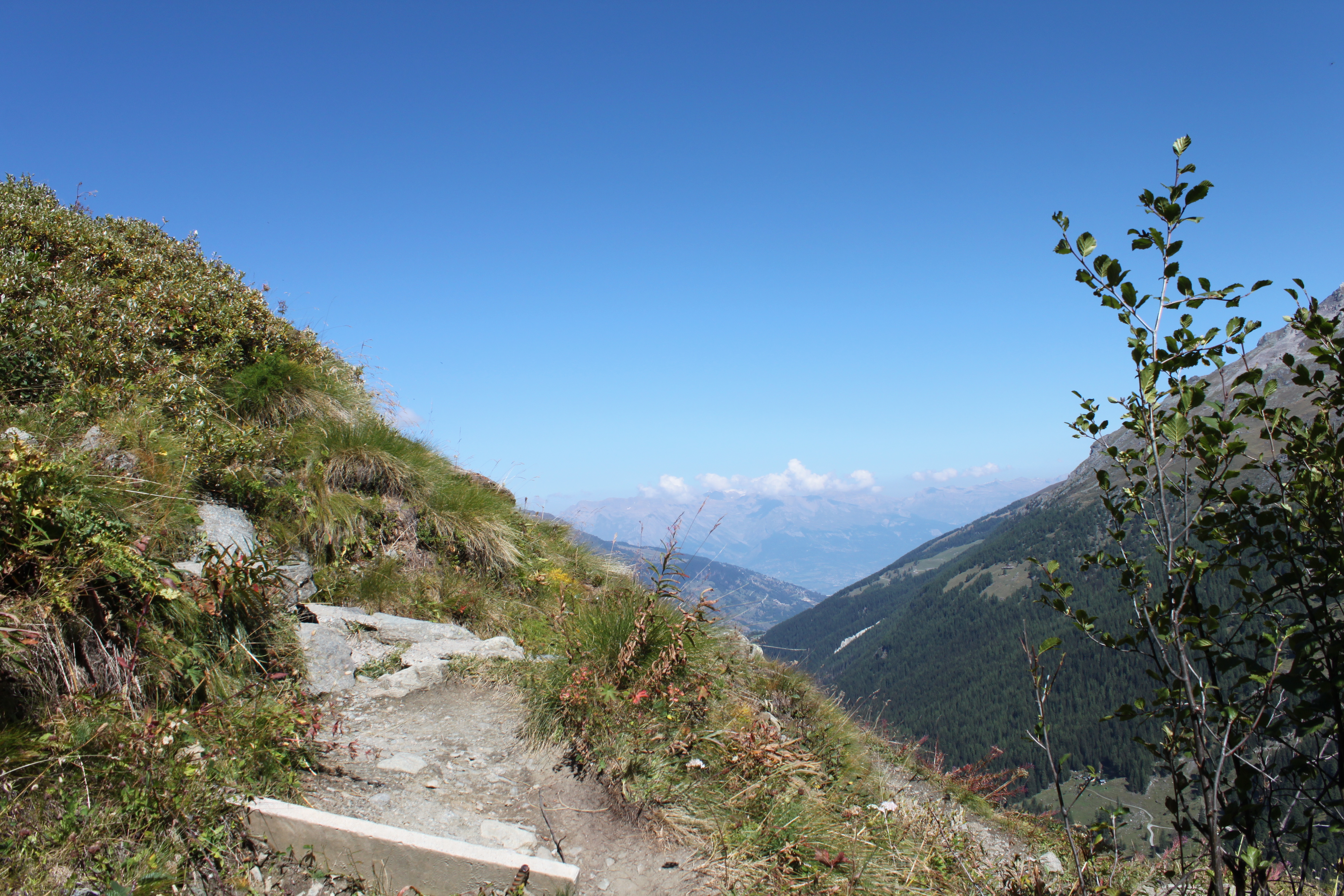Sentier menant au haut de barrage de la Grande-Dixence