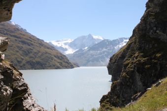 Lac des Dix et Mont Blanc de Cheilon en arrière-plan