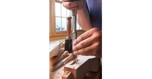 Bédane à douille Lie-Nielsen en action