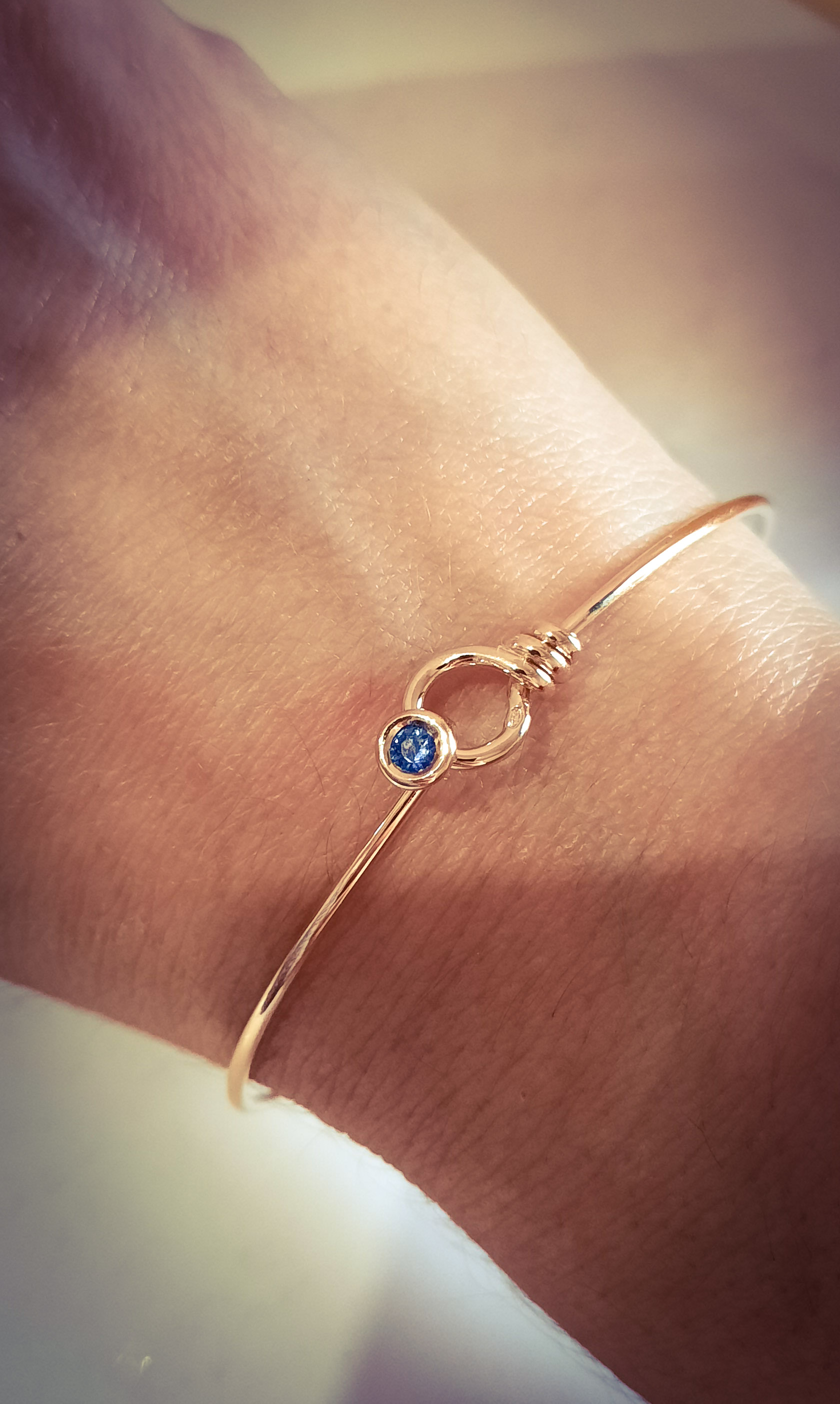 Eternel bracelet or et saphir atelier magaly nicolas b