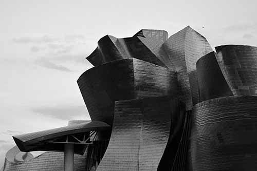 Architecte: 
FRANK GEHRY