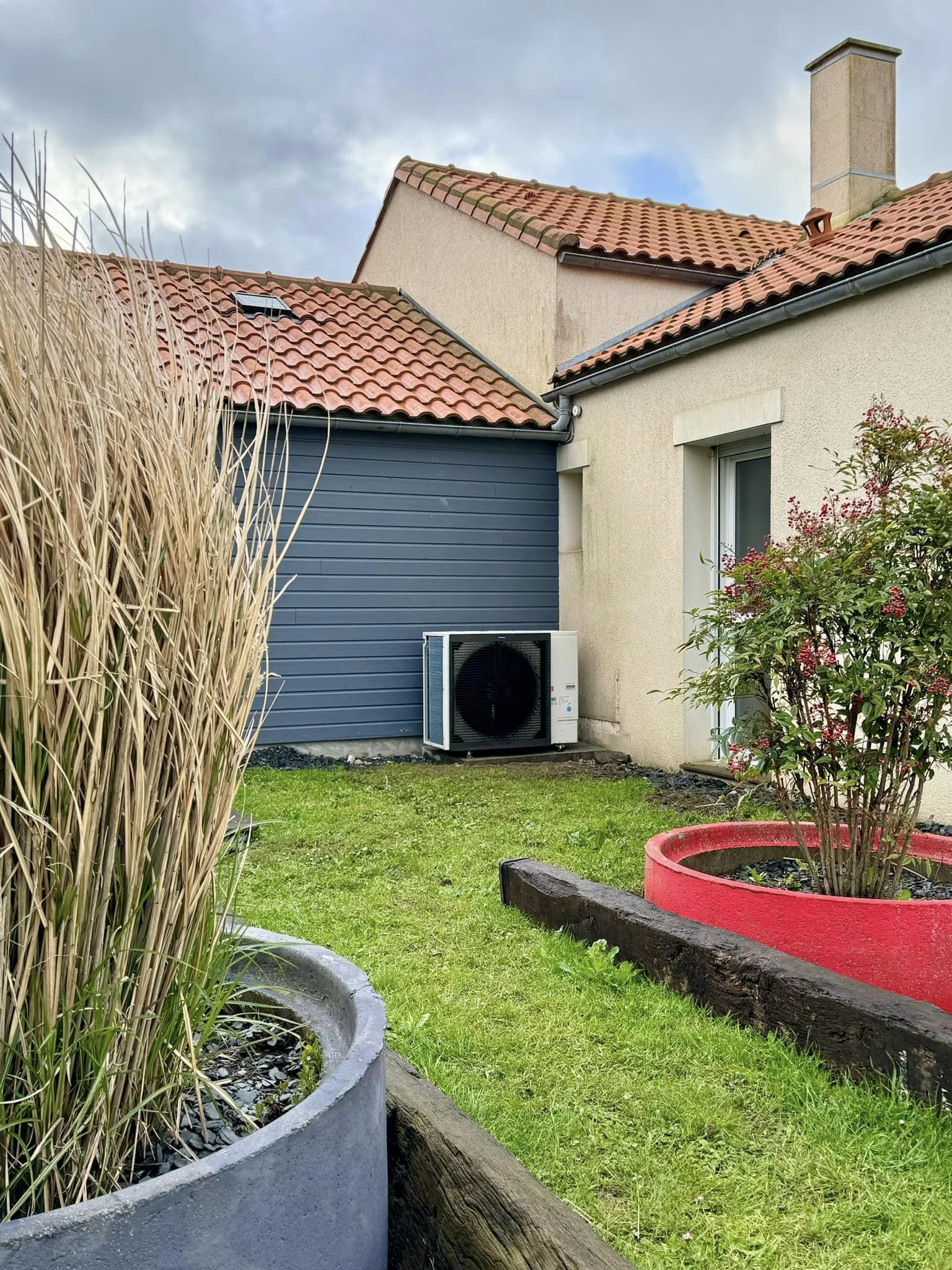 Nouvelle installation d’une Aerothermie Daikin pour le chauffage et l’eau chaude sanitaire au Loroux Bottereau