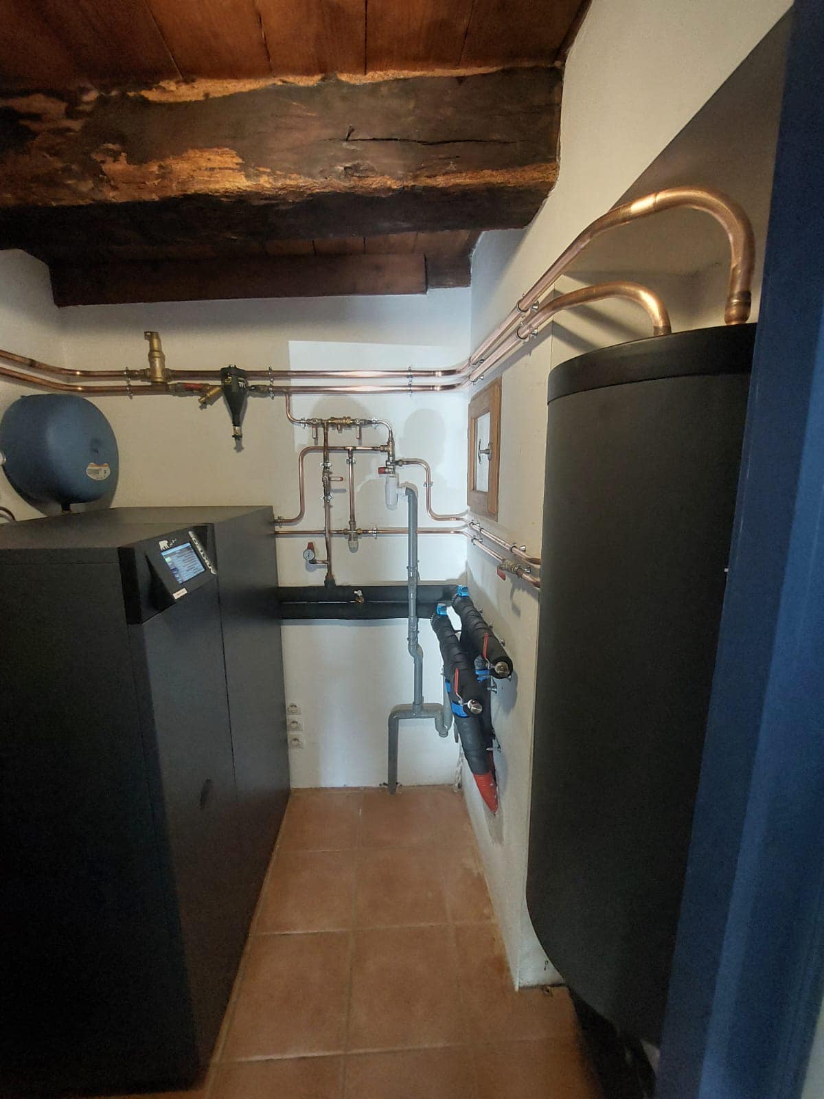 Notre équipe vient de finir cette belle installation de Geothermie sur Chateau Thebaud. 
Cette solution permet de répondre aux besoins de chauffage et d’eau chaude sanitaire de nos clients. Merci a eux pour leur confiance ! 