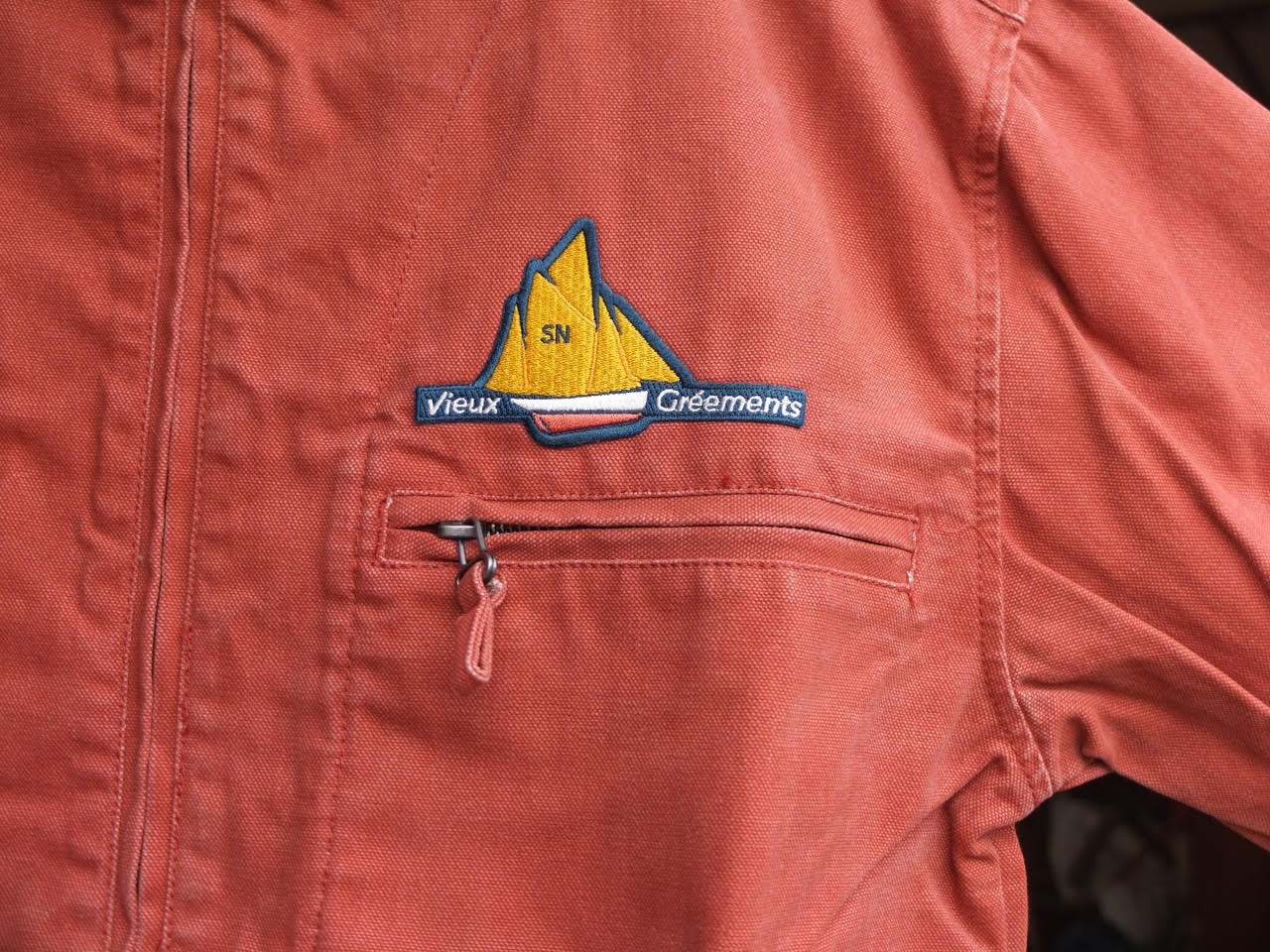 Blouson brique detail